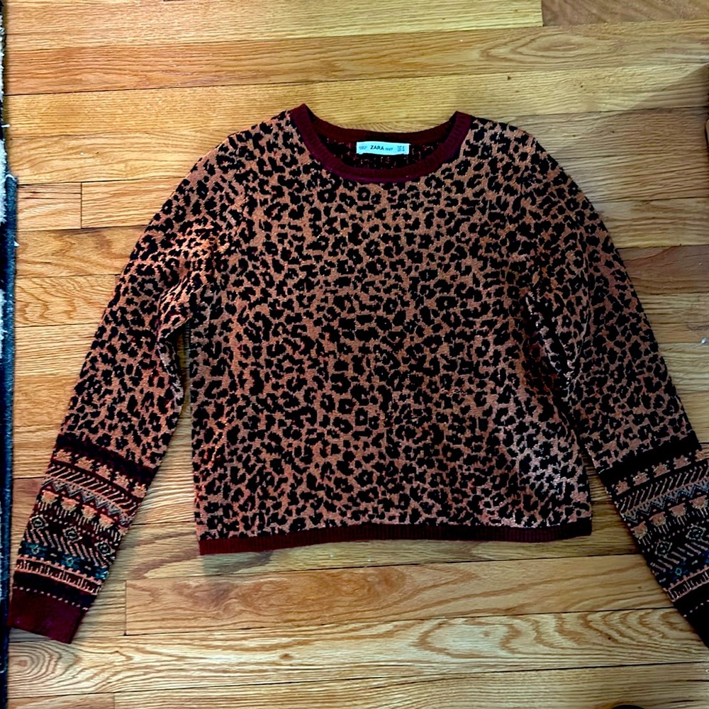 Zara leopard print sweater size S